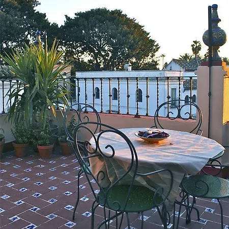 Plaza De Santa Cruz *